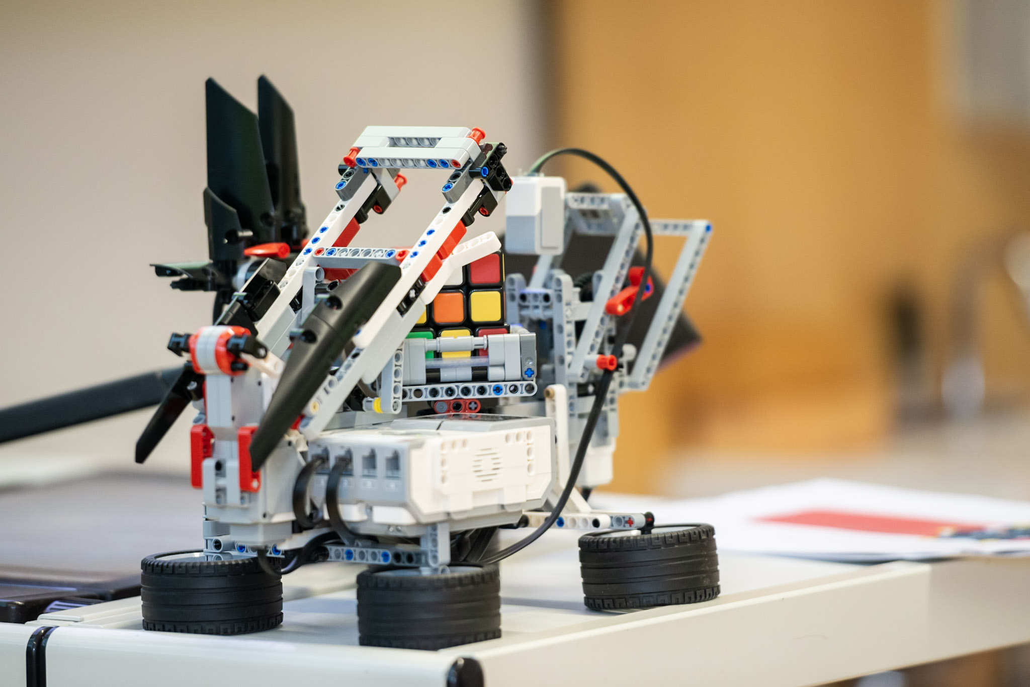 Der Mindcuber - ein Roboter, der den Würfel löst